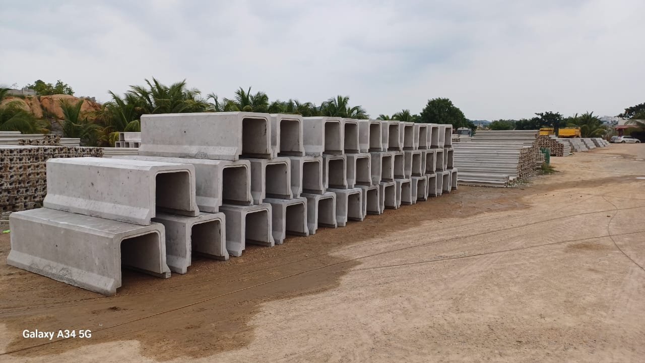 Precast concrete columns